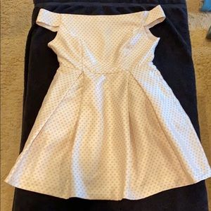 Arc & Co Off shoulder polka dot dress off white